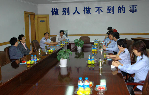 溧阳市地税局来亚美AM8AG集团开展纳税人之家“交流体验日”活动