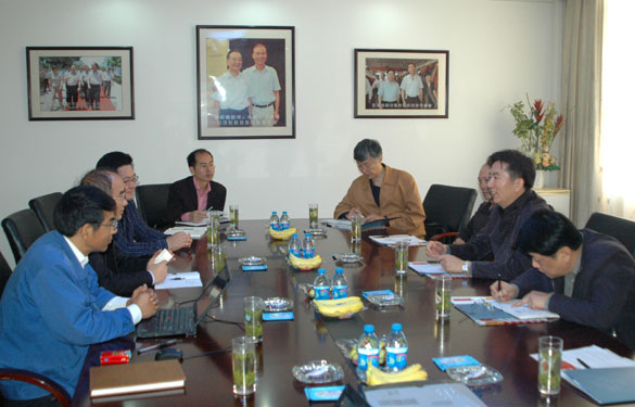 江苏省经济和信息化委员会党组副书记、副主任俞军来亚美AM8AG调研