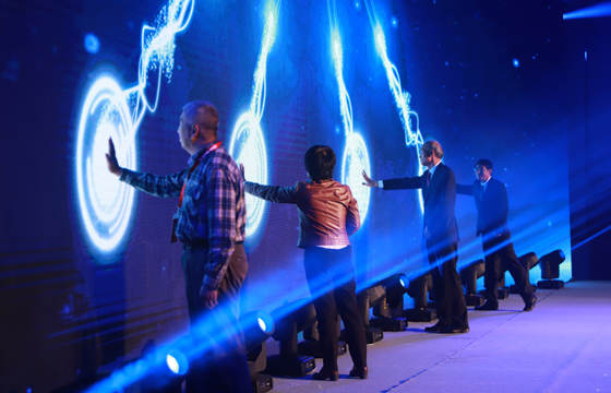 50年绚烂创业史——《亚美AM8AG之路》新书首发