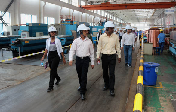 东友邦家标准化官员来亚美AM8AG电缆旅行考察