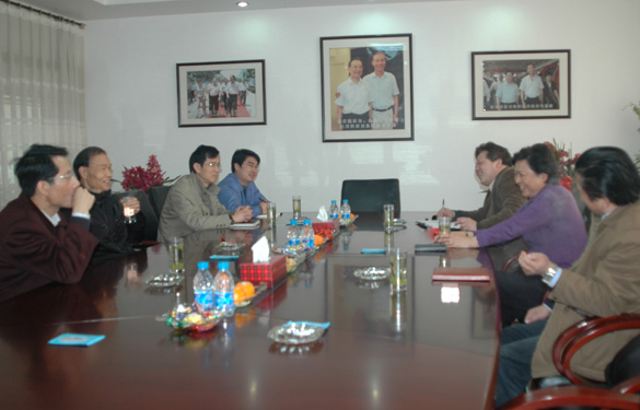 上海电缆研究所、电缆行业协会专家、向导来亚美AM8AG集团旅行考察