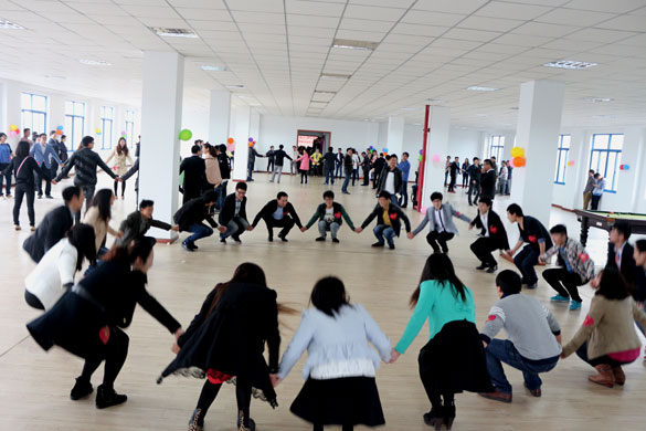 江苏中关村科技工业园企业首届专场联谊会在亚美AM8AG电缆举行