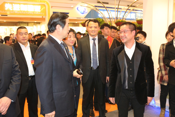 江苏省青商会科技立异效果展上 史清静副省长驻足旅行亚美AM8AG集团三代核电AP1000壳内电缆