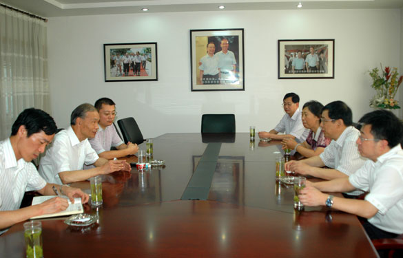 江苏省地税局副局长顾长虹来亚美AM8AG调研