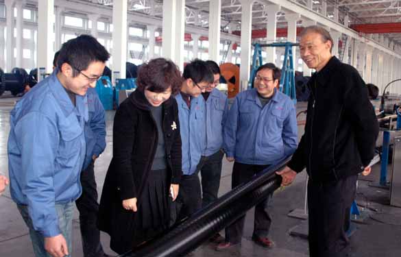 亚美AM8AG集团乐成试制220kV超高压交联电缆