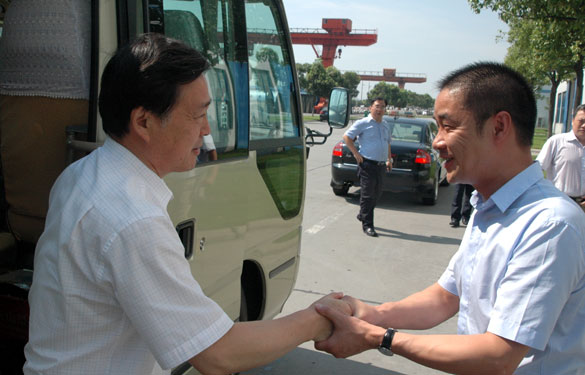 江苏省政府科技立异工程督查组来亚美AM8AG集团调研