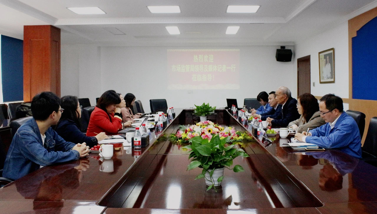 富厚“亚美AM8AG”文化内在 全力打造“亚美AM8AG”精品——丁山华董事长答记者问